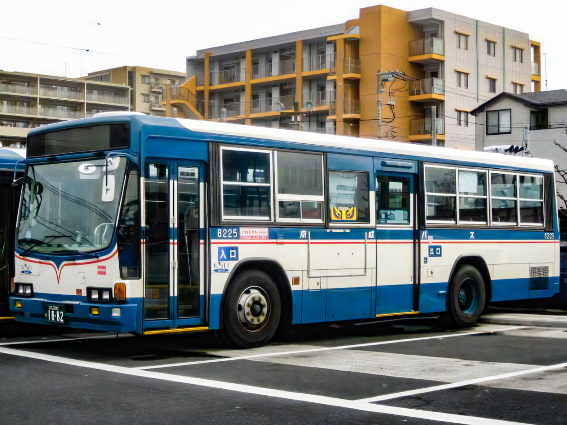 京成バス 足立200か1882（金町営業所8225） | わくわくバス