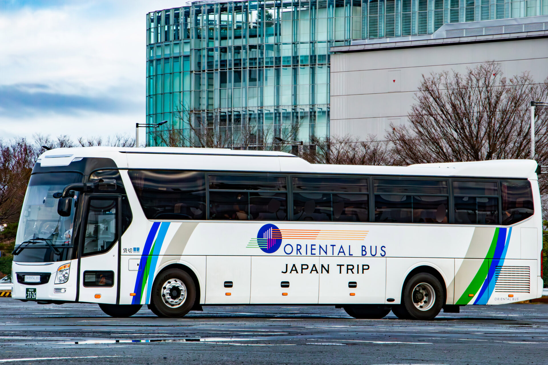 CHIBA26様 Amazon.com: Rear Left/Driver Side CV Axle Shaft Compatible